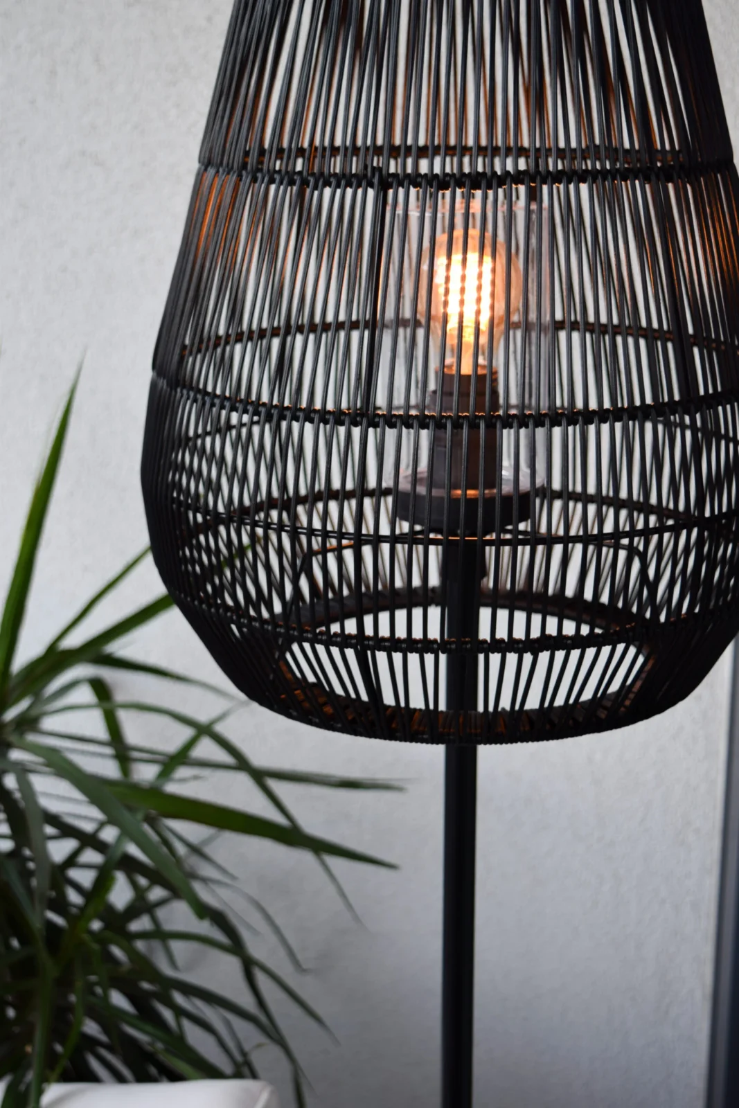 Lucide NERIDA - Stojaca lampa vnu00fatornu00e1/vonkaju0161ia - u00d8 35 cm - 1xE27 - IP44 - u010dierna