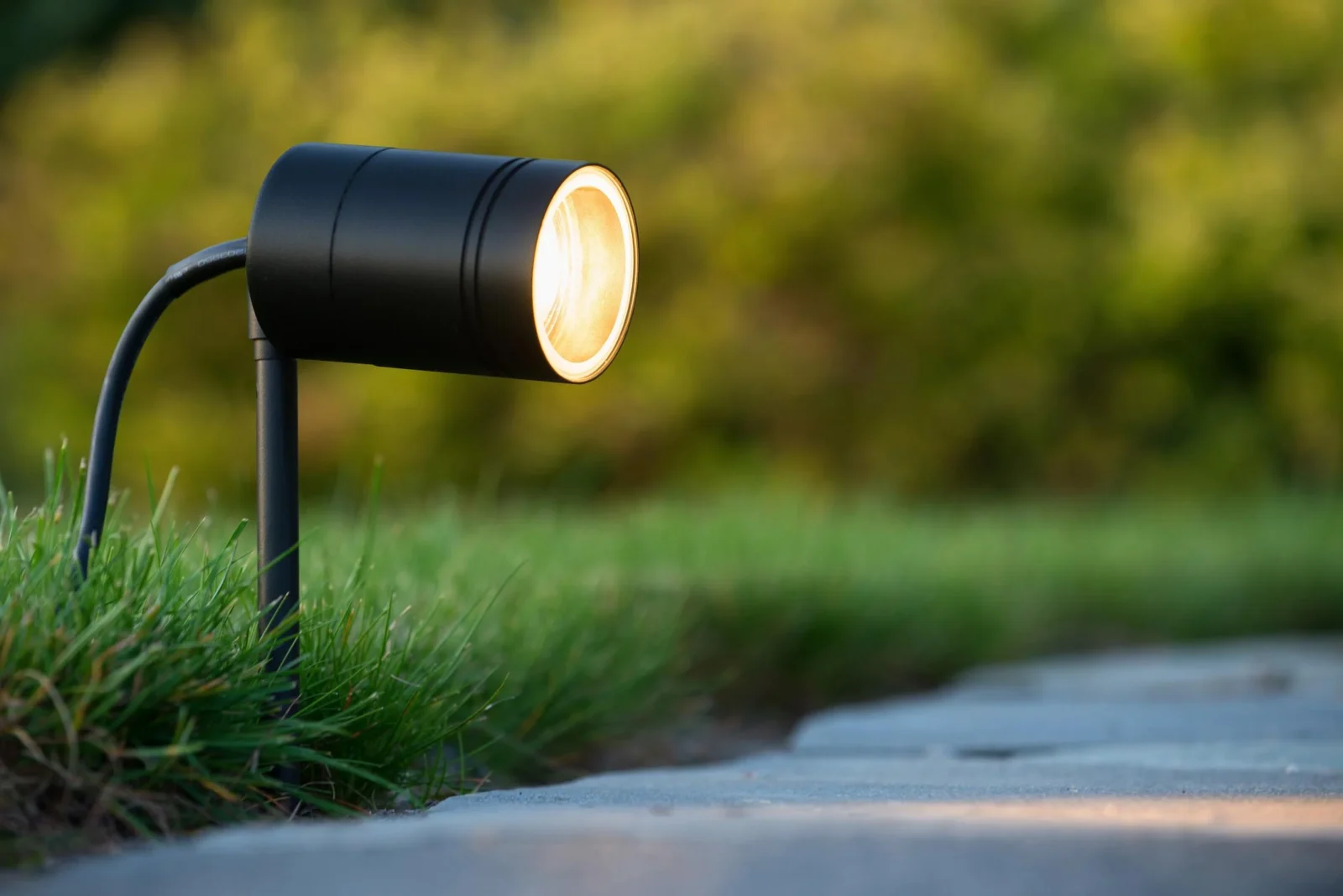 Lucide ARNE-LED - Zu00e1hradnu00fd reflektor - u00d8 6,3 cm - LED - GU10 - 1x5W 2700K - IP44 - u010dierna