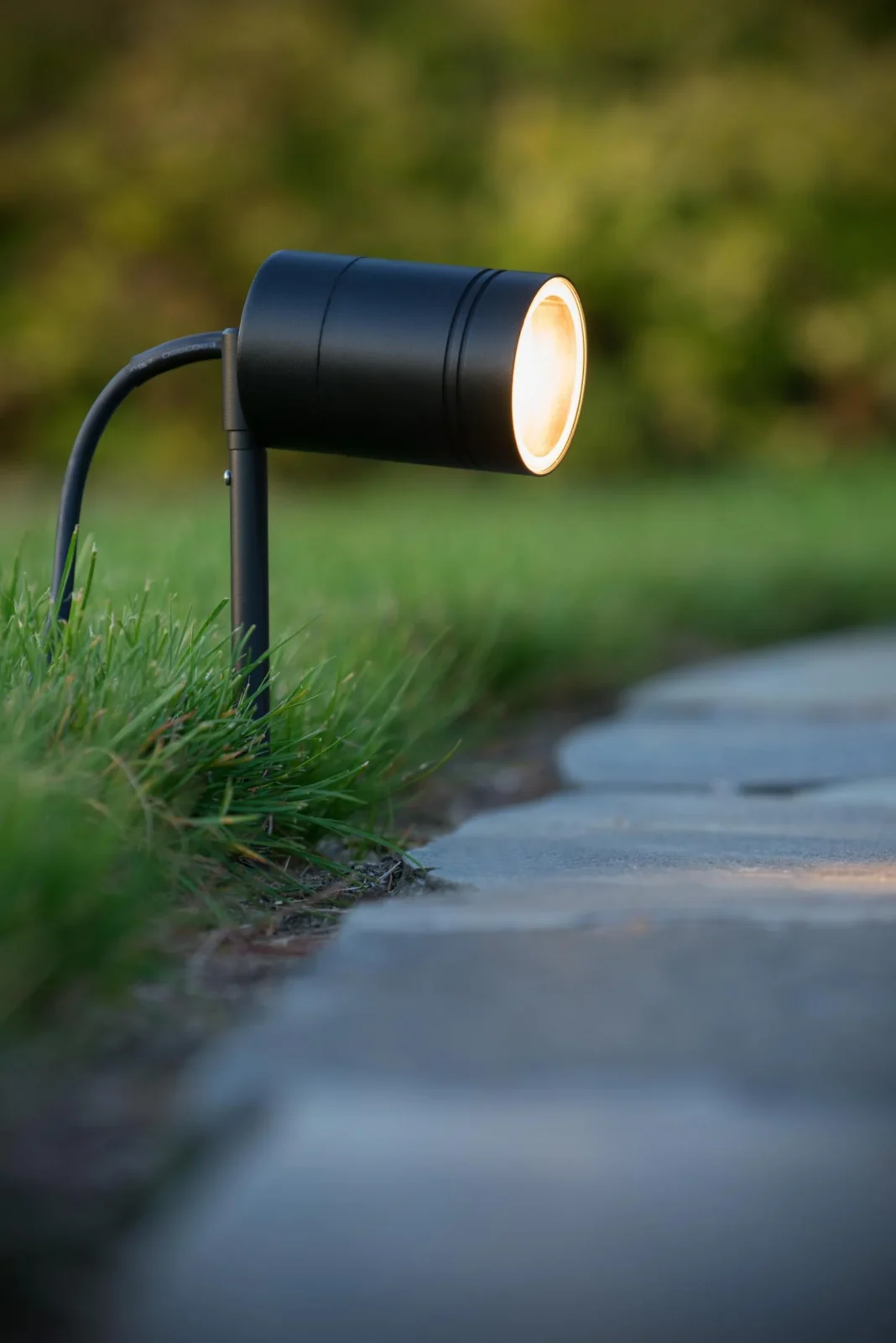 Lucide ARNE-LED - Zu00e1hradnu00fd reflektor - u00d8 6,3 cm - LED - GU10 - 1x5W 2700K - IP44 - u010dierna
