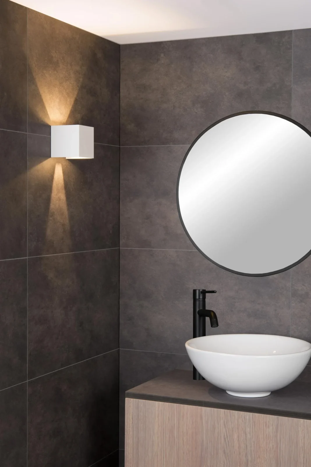 Lucide AXI - Nu00e1stennu00e9 reflektor / Nu00e1stennu00e9 svetlo Ku00fapeu013eu0148a - LED - 2x7W 2700K - IP54 - Nastaviteu013enu00fd uhol lu00fau010da - biela