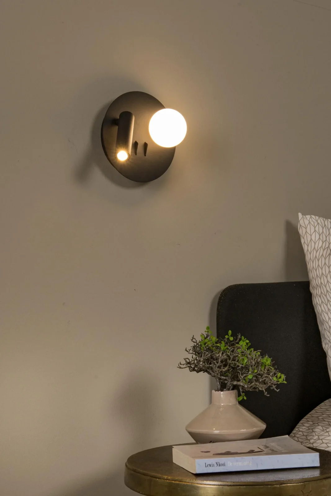 Lucide MATIZ - Nou010dnu00e1 lampa / nu00e1stennu00e9 svetlo - u00d8 16,5 cm - LED - 3000K - s USB nabu00edjacu00edm bodom - u010dierna