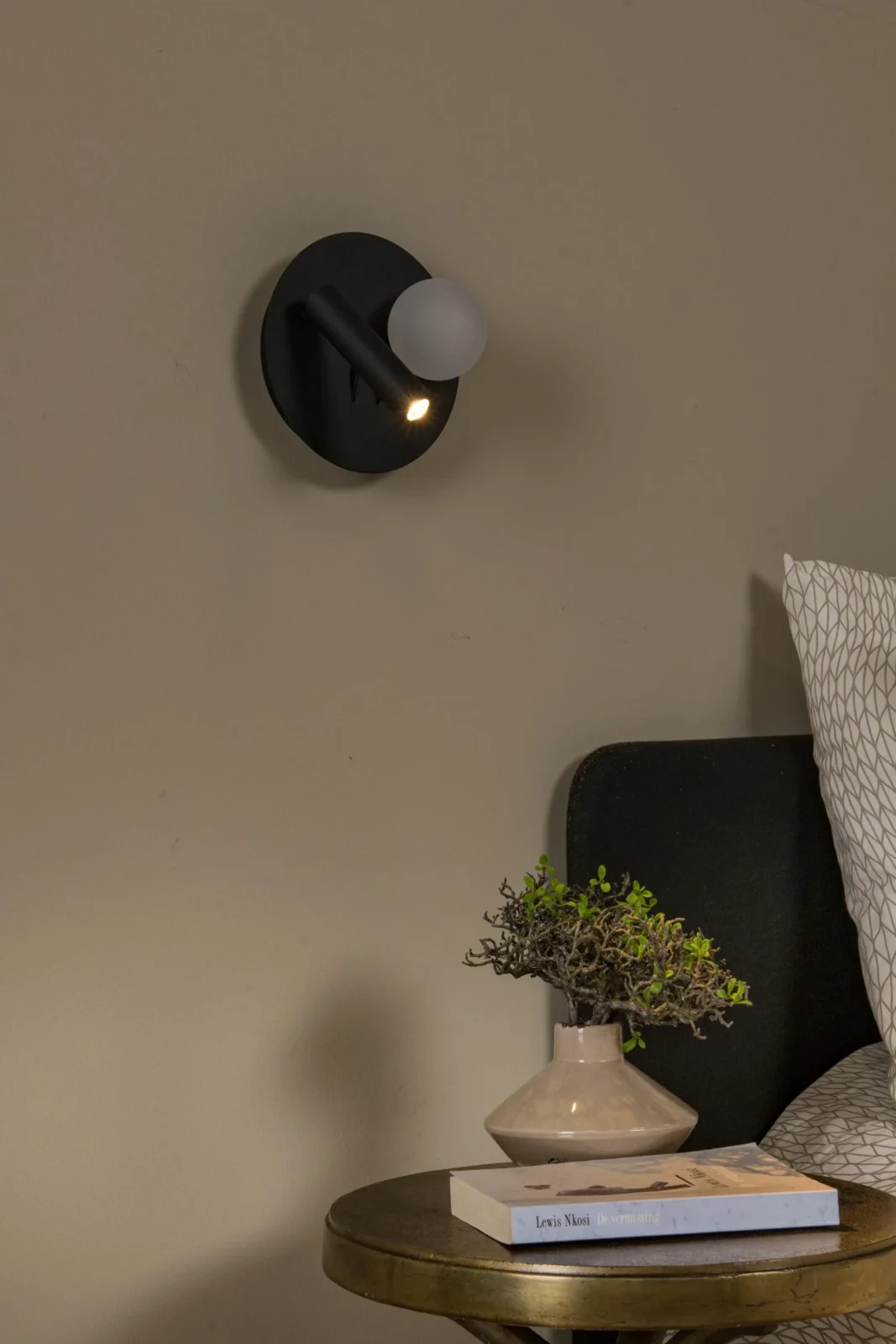 Lucide MATIZ - Nou010dnu00e1 lampa / nu00e1stennu00e9 svetlo - u00d8 16,5 cm - LED - 3000K - s USB nabu00edjacu00edm bodom - u010dierna